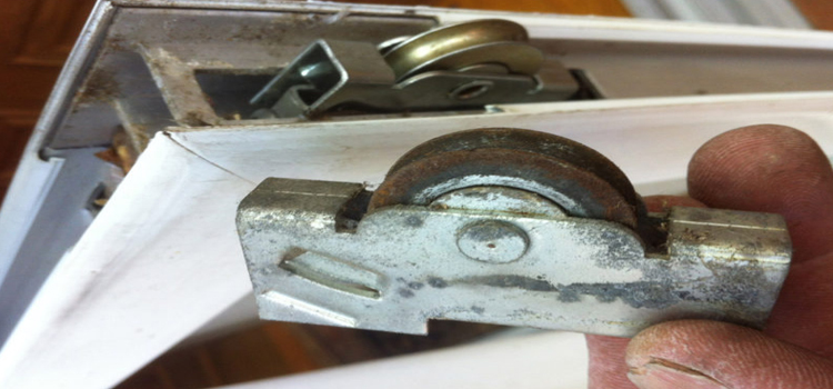 screen door roller repair in Coalinga